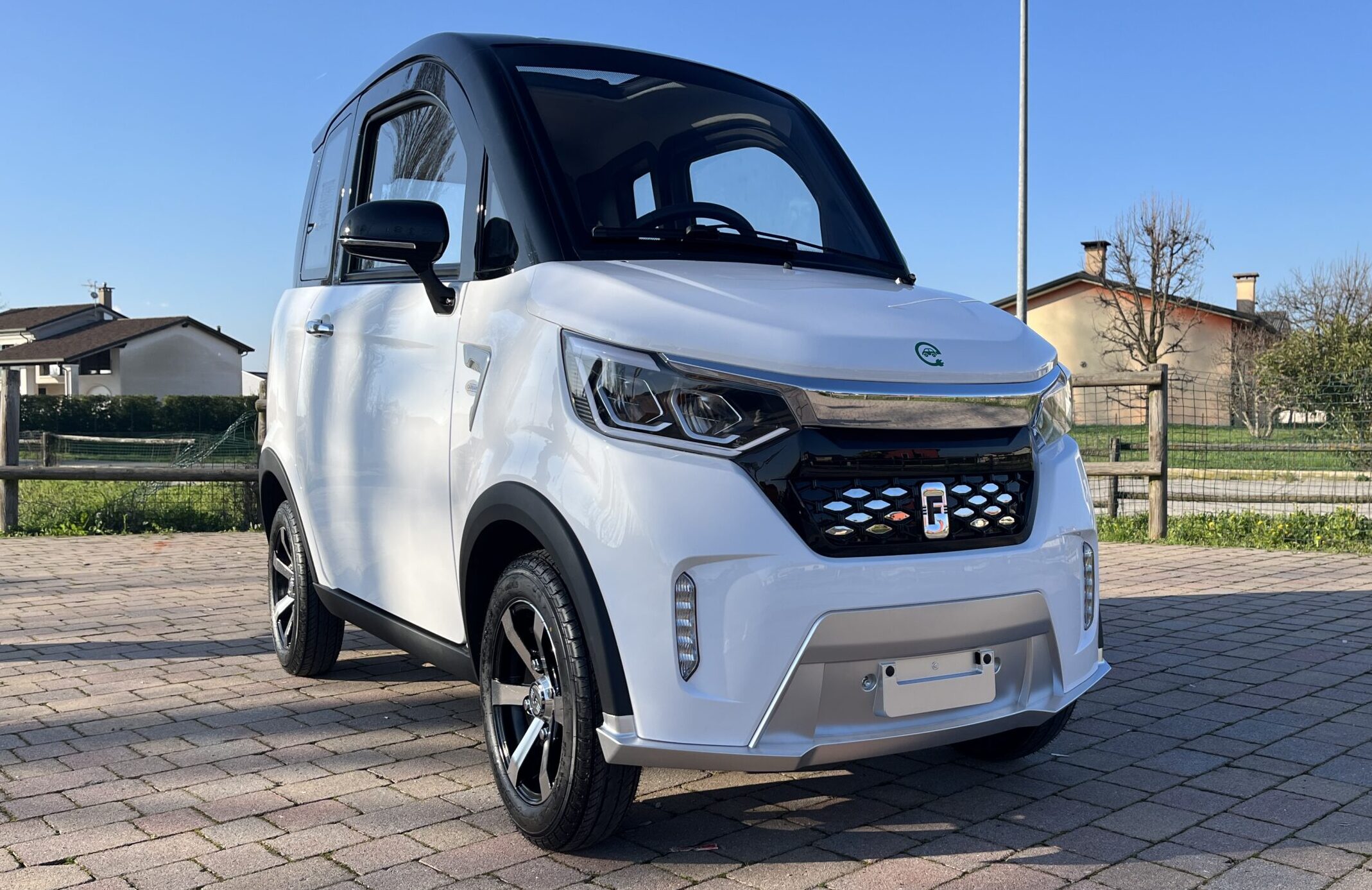 macchina-senza-patente-freedom-evo-minicar-senza-patente-patentino