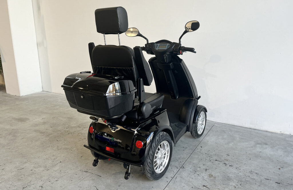 scooter-elettrico-freedom-quattro-senior-senza-patente-anziani-disabili-cicalino scooter-elettrico-freedom-quattro-senior-senza-patente-anziani-disabili-cicalino